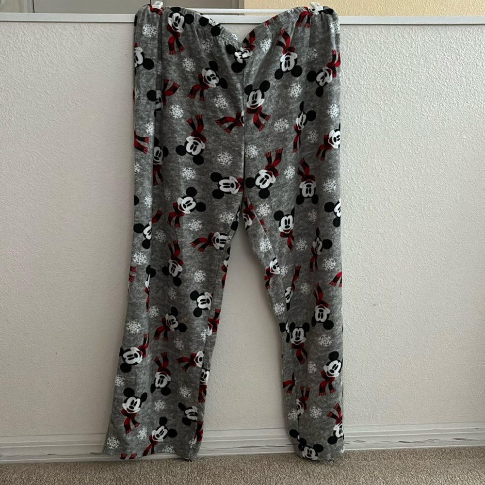 Disney fleece Mickey Mouse winter themed size 1X lounging pants grey like new